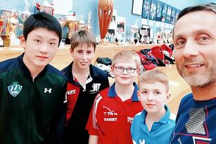 ?滑板男子街式决赛 中国16岁小将张杰夺得金牌&苏建军铜牌！